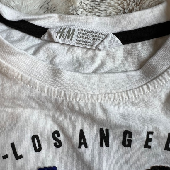 NWOT H&M Flip Shirt - Kids US8-10Y - Picture 4 of 6